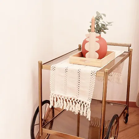 Altbaucharme Direkt Im Zentrum דירה *