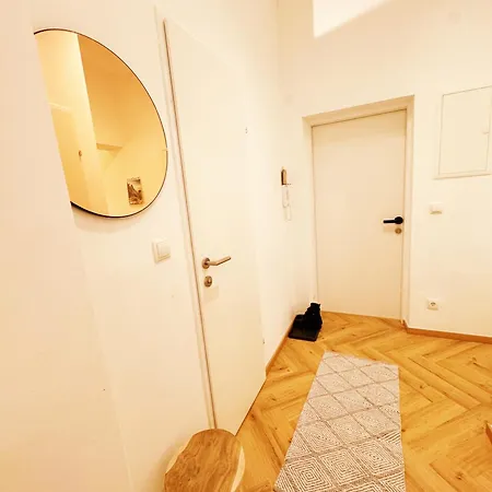 Apartment Altbaucharme Direkt Im Zentrum Graz