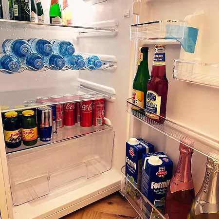 Altbaucharme Direkt Im Zentrum דירה *